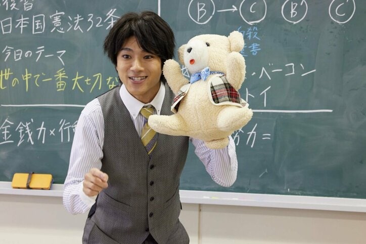 「こんなにヤバい奴だったとは…」山田裕貴演じる副担任の狂気の授業に視聴者も呆然『先生を消す方程式。』フライングドラマ