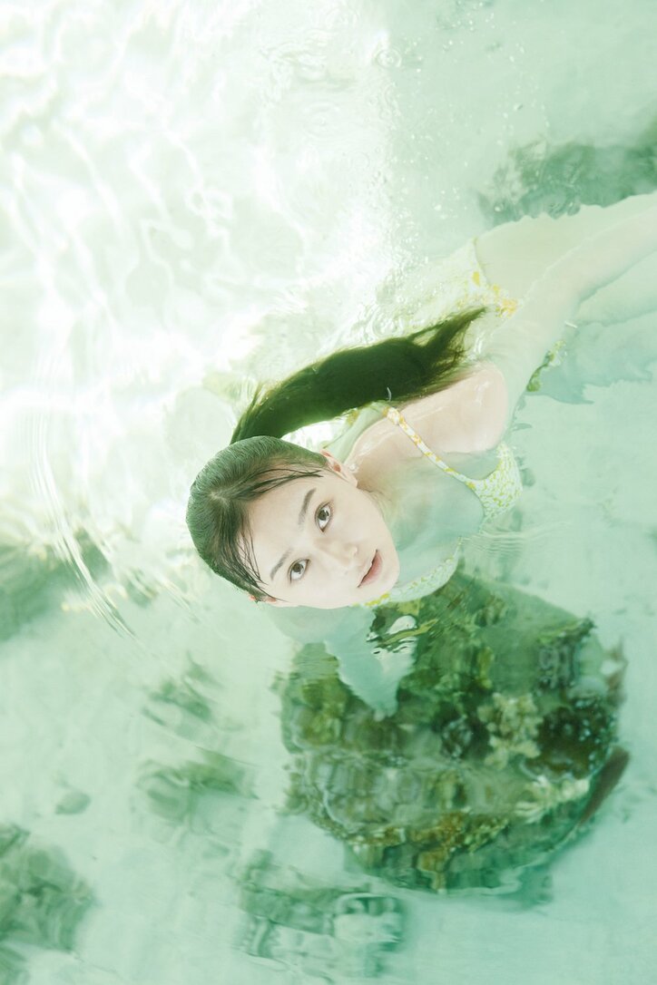 乃木坂46の鈴木絢音、水着カット解禁