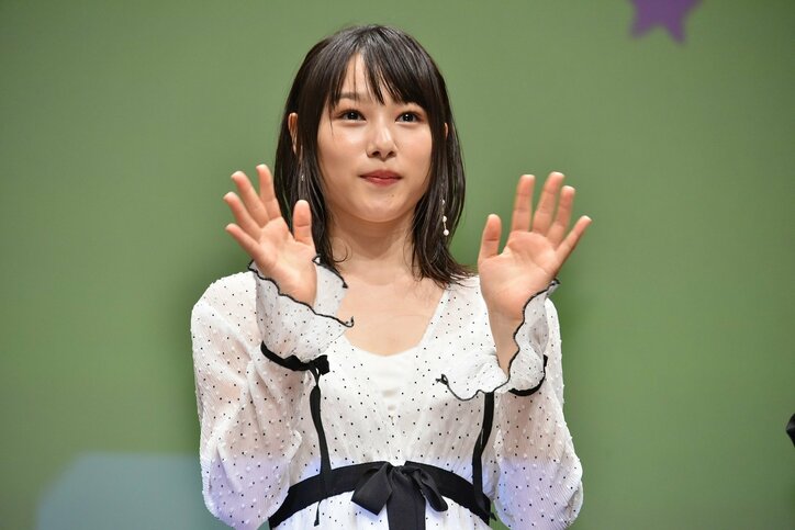 キンプリ平野紫耀、舞台挨拶でも天然発言連発「腰痛が治らなくて…こじらせている」