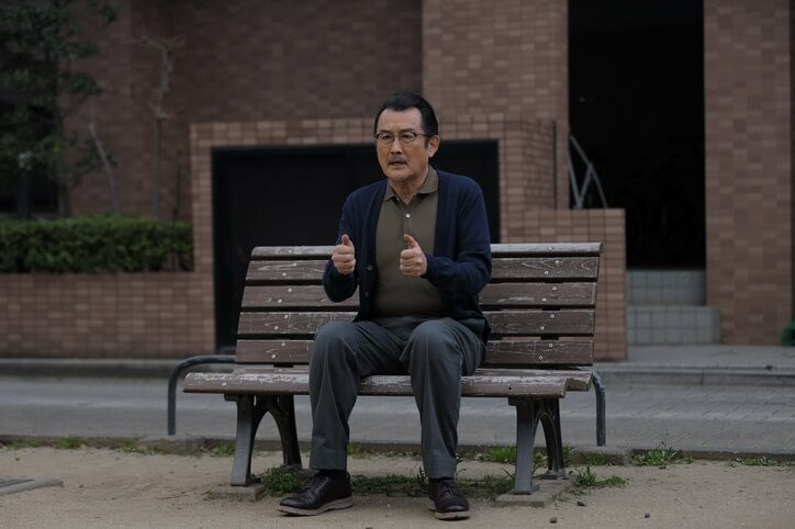 吉田鋼太郎のお父さん姿解禁 FFのやりすぎで妻・財前直見に叱られる!?