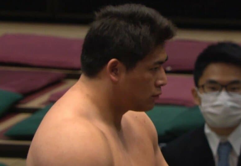 「このイケメン何者？」「俳優ですか？」筋肉美もヤバい22歳“逸材”力士にファン熱視線「全身ムキムキやな」「カリスマ感エグい」