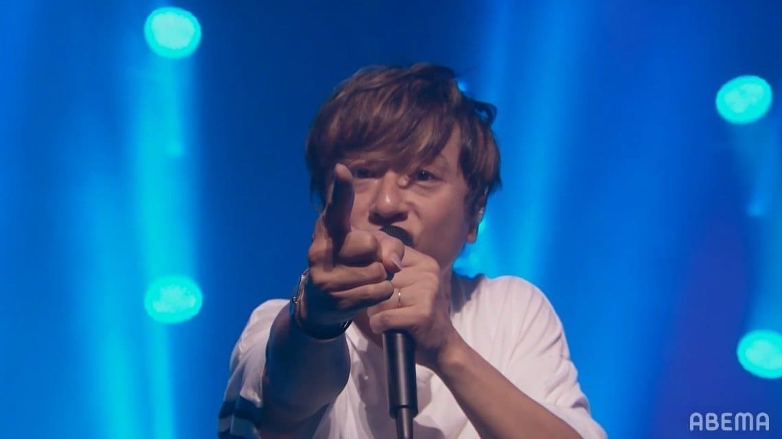 「反則だよ、泣く」1年3カ月ぶりの再会にファン歓喜 ポルノグラフィティ、初の配信ライブでAR演出を駆使した粋な演出も