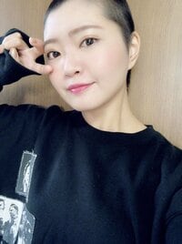 乳がん治療中の矢方美紀、髪が生えてきた地毛姿を公開「髪が生えただけで幸せ！」