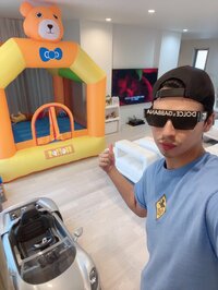 アレクサンダー『巨大エアー遊具完成‼️ヤバイ‼️』