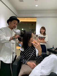 矢田亜希子『美容院へ』