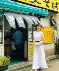 「そばとうどんと私」比嘉愛未、真っ白なワンピース姿の『推しの王子様』オフショットを公開