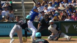 もうちょっと打球上げたいんだよなぁ…大谷翔平、ファン騒然の痛烈二塁打にもベンチで物足りなさそうな仕草