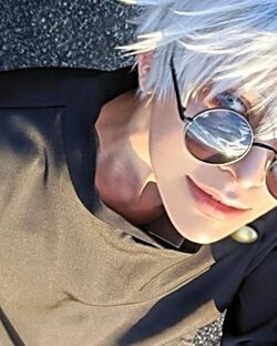 人気コスプレイヤー・ウィル、「呪術廻戦」五条悟の"完コピ"ショットに感嘆の声「本当に五条先生だ…」