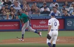 あわや乱闘！ 故意に死球→相手を挑発で「ヤバい奴だな」 打者がブチギレ… ド軍投手の“問題シーン”