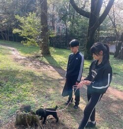 市川團十郎、長女・麗禾と長男・勸玄の“プライベートショット”公開 「かっこいい」「大人っぽい」「麗禾ちゃん足ながっ」など反響