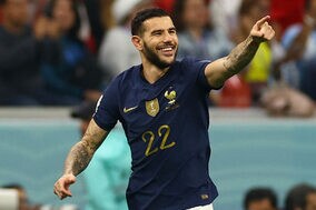 【W杯】王者フランス、電光石火の先制ゴール！　DFテオ・エルナンデスの“ジャンピングボレー弾”で1-0リード