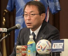 「10年後に審判はいなくなるんじゃないか」反町技術委員長が感じたサッカーの変化「５人交代は日本が１番恩恵を受けた」【W杯】