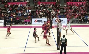 男子バレー、衝撃の“好珍”プレー「顔面レシーブ→寝ながらトス」本人も
