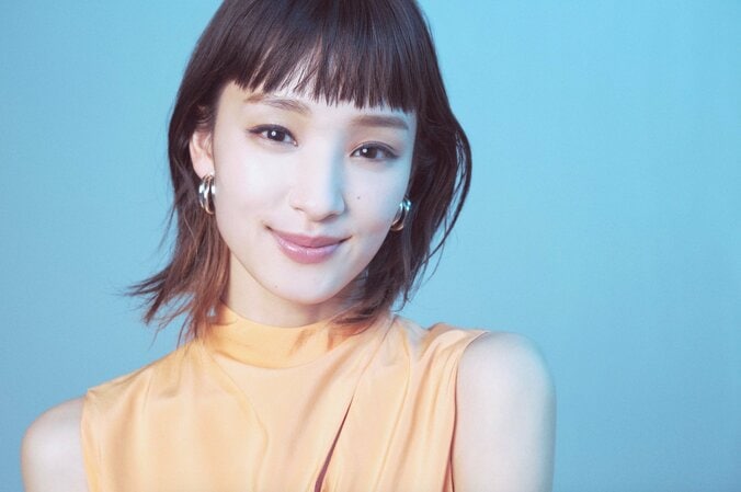 剛力彩芽が明かす、こだわりの個人会社名「ショートカット」一択理由 映画『お終活』インタビュー 1枚目