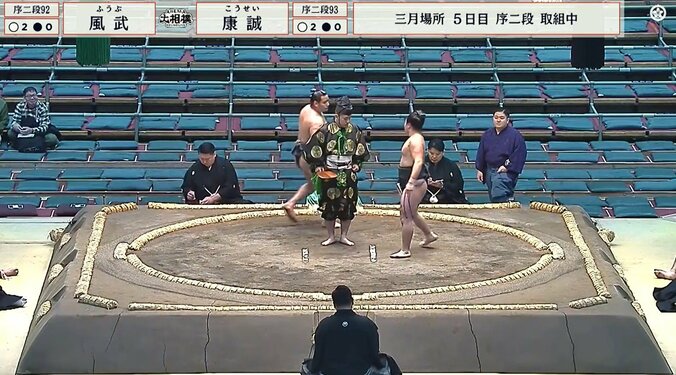 「咄嗟にできることではない」力士の振る舞いに感嘆 取組後の一コマが話題 丁寧な所作に称賛の声 2枚目