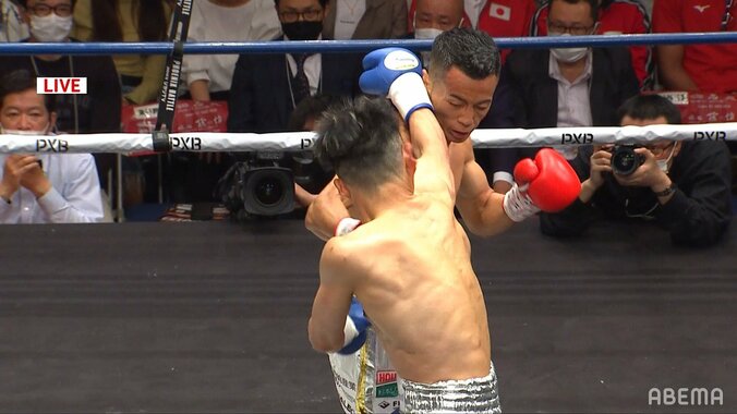 元K-1王者・武居由樹、日本ランカーを一撃KO！ セコンドからタオルで後楽園どよめき プロ4戦連続1RKOならずも圧巻の勝利 1枚目