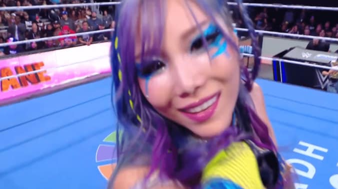 カメラ目線ではしゃぐカイリ