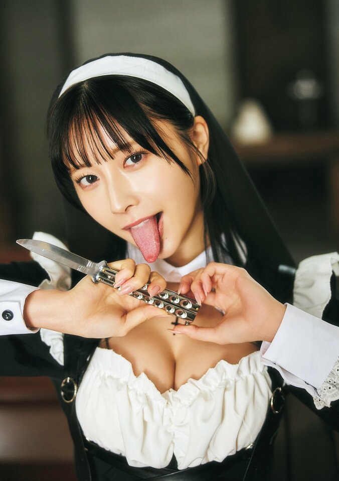 “ハカナ系美少女”yosugala・汐見まとい、“アサシン”シチュで魅せる美肌とプロポーション 表紙飾る『旬撮GIRL Vol.27』から誌面カット 3枚目