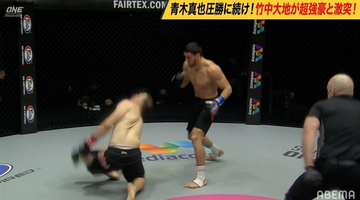 歯が飛んだ 重量級 戦慄のカウンターko決着にネット騒然 千年に一度のko劇だ ニュース Abema Times