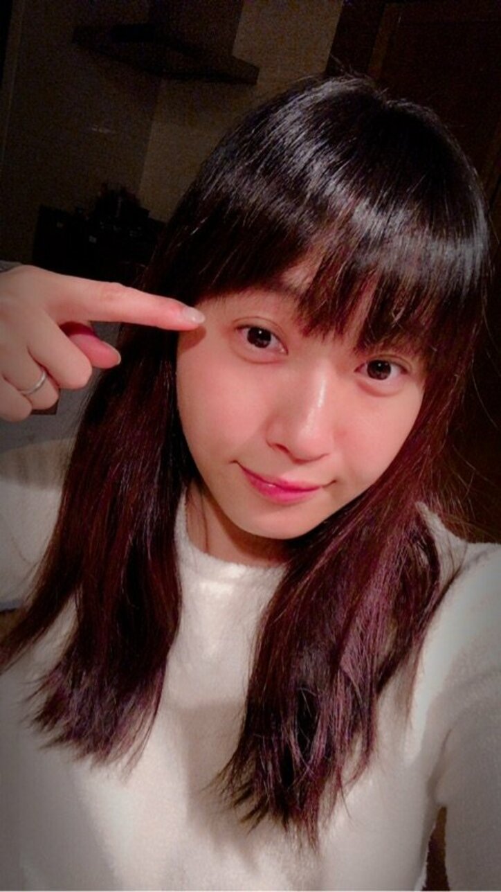 藤本美貴 前髪をセルフカット 寝る前のナチュラル自撮りに称賛の声 スッピンもいいね 話題 Abema Times 藤本美貴 前髪をセルフカット 寝る前のナチュラル自撮りに称賛の声 スッピンもいいね 話題 Abema Times
