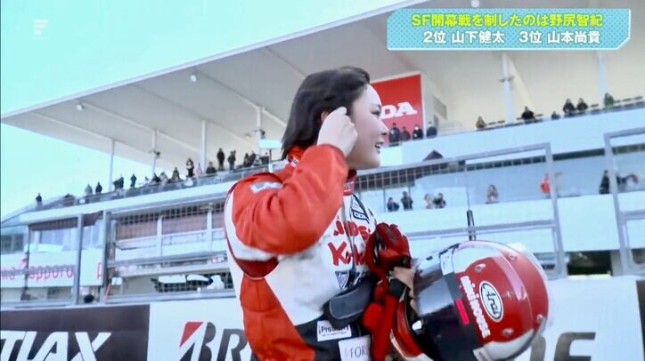 【写真・画像】「さわやか」「清々しい」18歳女子高生レーサーが日本最速レースデビュー ヘルメットを脱いだ初完走直後の“素顔”に反響　1枚目