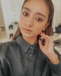 池田美優、モードなヘアメイクでの撮影オフショットに「最高にカッコいい」「いつもと雰囲気違う」の声