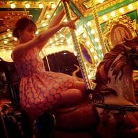 大友花恋、1st写真集『Karen』のオフショットを公開　ファンからは懐かしむ声も