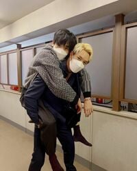 『恋です！』高身長イケメン・杉野遥亮×鈴木伸之による“おんぶショット”を公開し、ファン大興奮！「胸キュン発作」「尊いっっっ！！！」