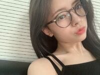 「美人すぎる」NiziU・リマのメガネをかけたキュートな“微笑みショット”にファン悶絶