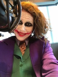 LiLiCoのリアルすぎるジョーカーコスプレ　J-WAVE放送時に大盛り上がり