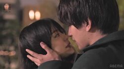 瀬戸利樹、紺野彩夏の言葉を唇でふさぎ…強引キス！別れを惜しみ何度もキスする2人に川島海荷も涙『私たち結婚しました4』最終回