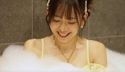 26歳美人社長、泡風呂デートでビキニ姿を披露「スタイル良くて絶対モテモテ」30歳ホストも大興奮