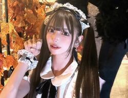 銀座のキャバ嬢が『DEATH NOTE』のミサミサコスプレ、リアルすぎるリュークは「黒服です」オズワルド伊藤「キレてる粗品さんかと思った」