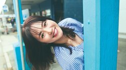 磯山さやか、デビュー25周年写真集からキュートでお茶目な“アドリブカット” 『FRIDAY』表紙＆巻頭10P