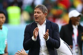 【W杯】セルビア、2ゴールで鮮やか逆転！　興奮の“ピクシー”がベンチでガッツポーズ