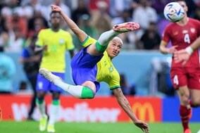 「文句なしだろ！」リシャルリソンのバイシクル弾が“大会ベストゴール”決定で賛否大論争！「これでいいのかFIFAよ！」【Ｗ杯】