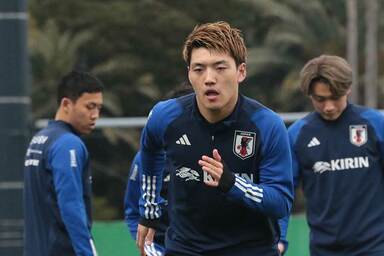 堂安律、WBC侍ジャパン大谷翔平の“ヘルメット投げ”に刺激　「まさにリーダー」