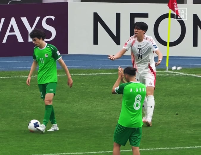 衝撃の執念！ 恐れ知らずの“頭ぶっ込み”に日本代表FWも唖然…「気持ちがすごい」まるで石崎くんだったシリアDFの超絶ガッツプレー【U20アジアカップ】 2枚目