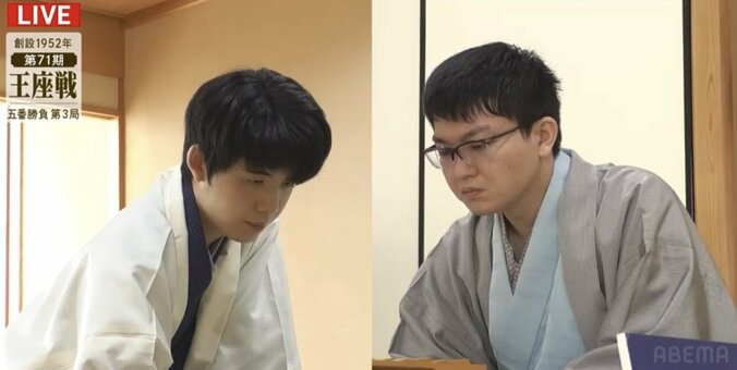 永瀬拓矢王座VS藤井聡太竜王・名人 注目の戦型は「雁木」に 立会人は「どこかでこういう戦い方をしてくるのは想定の内だったのでは」／将棋・王座戦五番勝負第3局 1枚目