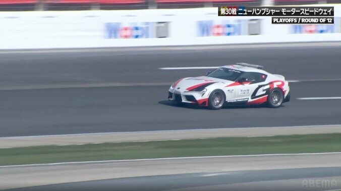 「レースカーよりかっこいい」白いGRスープラに異例の注目！ 来春“絶版”も…全米人気レースで先導する姿が話題 3枚目