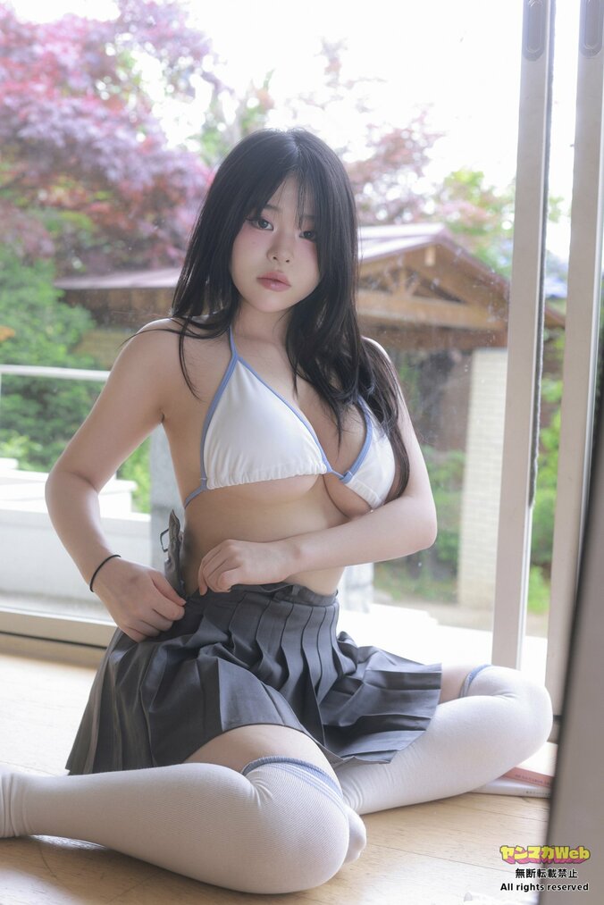 “韓国の大学生”スヨンが見せるJカップグラビア ヤンマガWeb「噂のコリアンガール」 1枚目