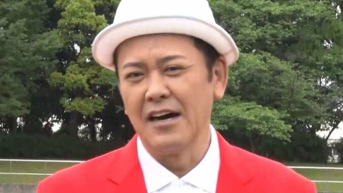 SixTONES田中樹、膝上15cmの超ミニスカ姿で美脚披露もくりぃむ有田は「もうこういうのやらなくてもいい位置に…」 4枚目