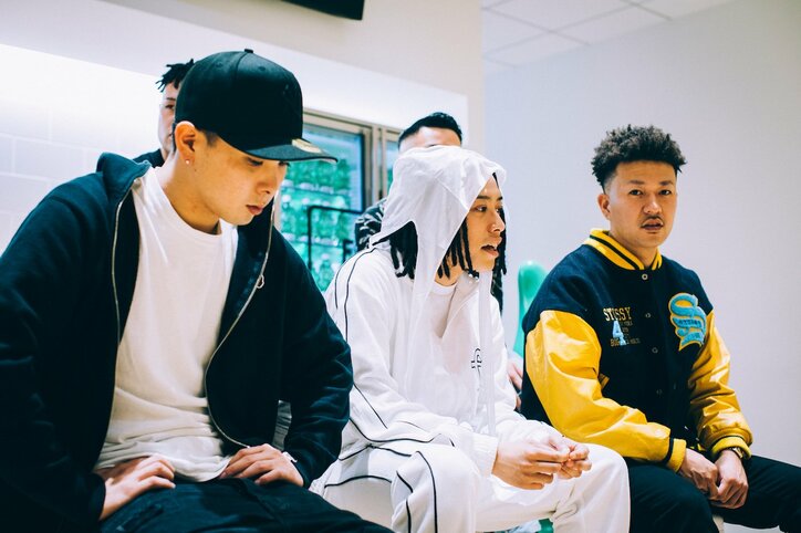 「eydenが"ラップスタア誕生"で優勝してメンバーがそういうフィールドに立った。プレッシャーもあるけど、そこを通らないとクルーとして強くならない」eyden率いるクルー・98jams メンバーの素顔と変化。