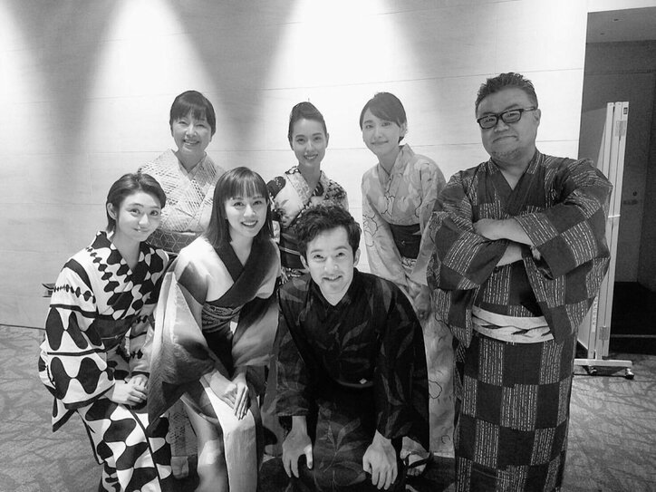 新垣結衣u0026戸田恵梨香ら『コード・ブルー』俳優陣らと集合写真「本当に 