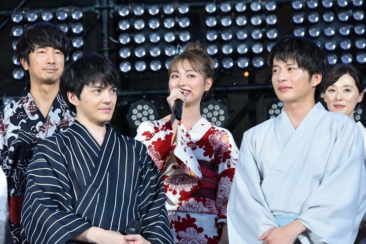 田中圭、林遣都と平成最後の満月の夜にお泊りロケ「初めて真面目な話をした」