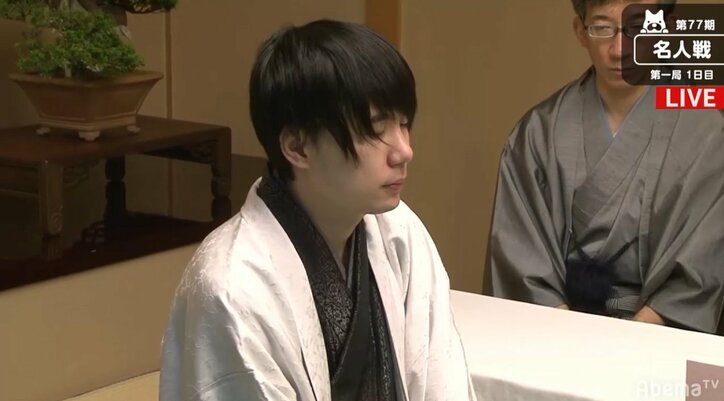 4連覇目指す佐藤天彦名人 初挑戦の豊島将之二冠 注目の第1局開始/名人戦七番勝負