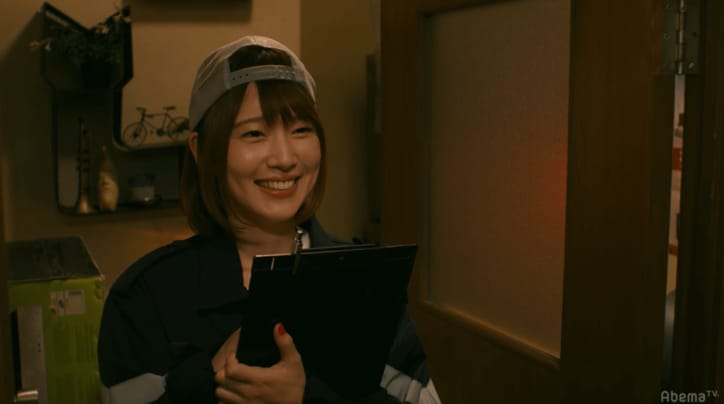 笑顔がキュートすぎるキャップ姿の内田真礼が最終回にゲスト出演！　ドラマ『#声だけ天使』（AbemaTV)