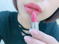 モデル雀士・岡田紗佳、ファンから贈られた“サクラリップ”に感激「次の試合これつけて絶対がんばる！」