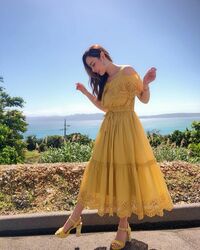 エリー『かぐや姫と7人の王子たち』でのデートコーデに絶賛の声「美女と野獣のベルみたいです」「本当に可愛い」