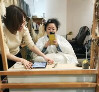 ニッチェ 江上敬子『人のいない美容院で。。』